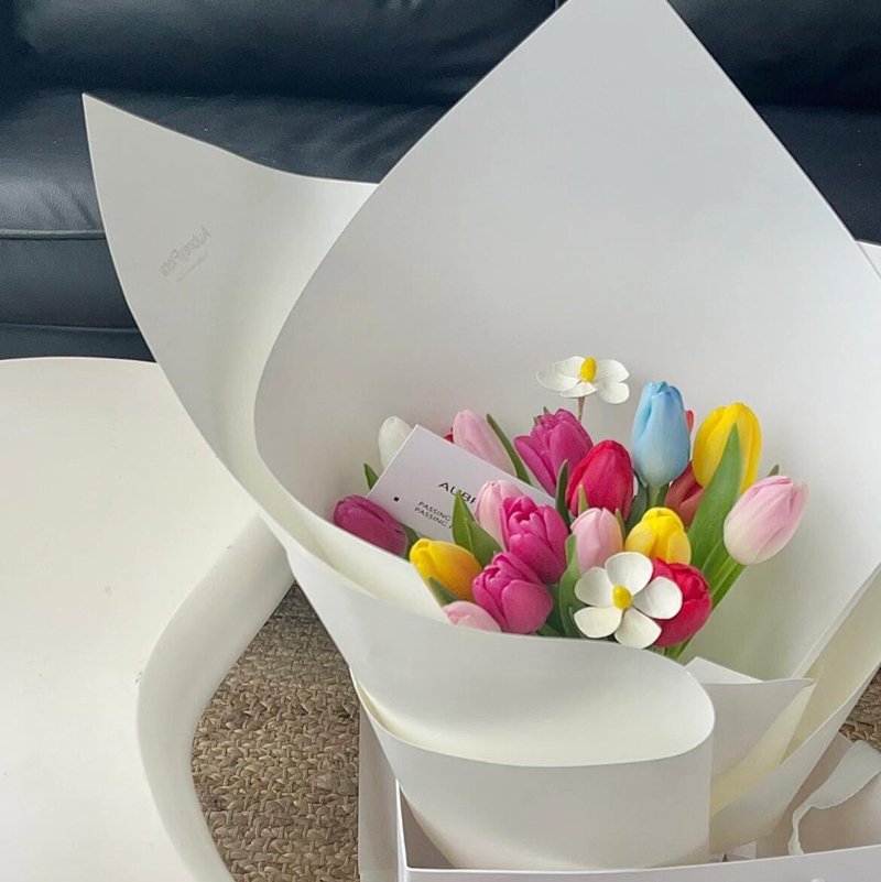 【柳州花店】19朵彩色郁金香花束送女朋友同事闺蜜老师鲜花花束